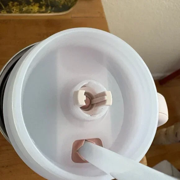 Stanely 30 oz Quencher Water Bottle Rose Quartz - Picture 9 of 12